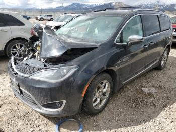  Salvage Chrysler Pacifica