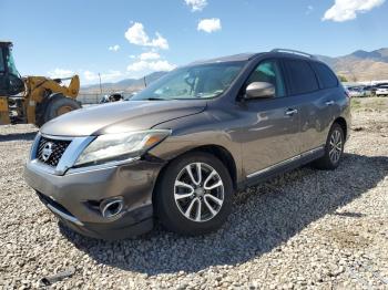  Salvage Nissan Pathfinder