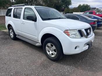  Salvage Nissan Pathfinder