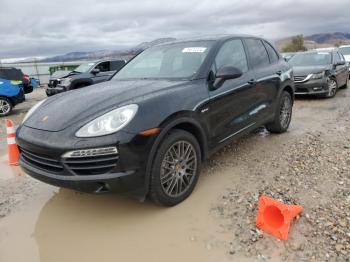  Salvage Porsche Cayenne