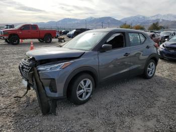  Salvage Nissan Kicks