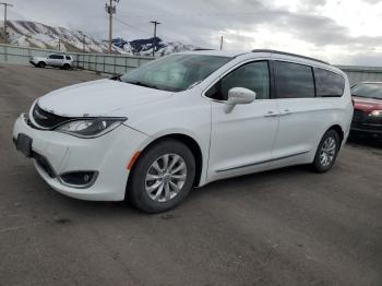  Salvage Chrysler Pacifica