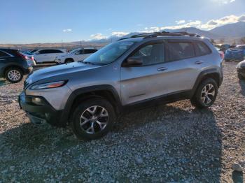  Salvage Jeep Cherokee