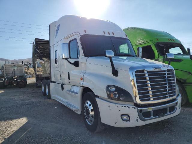  Salvage Freightliner Cascadia 1