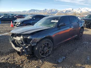  Salvage Chrysler 300