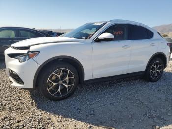  Salvage Alfa Romeo Stelvio