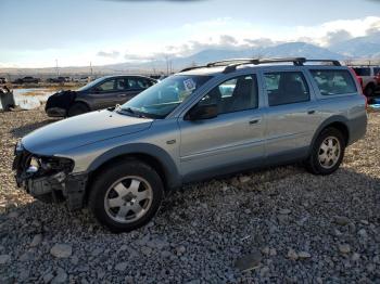  Salvage Volvo V70