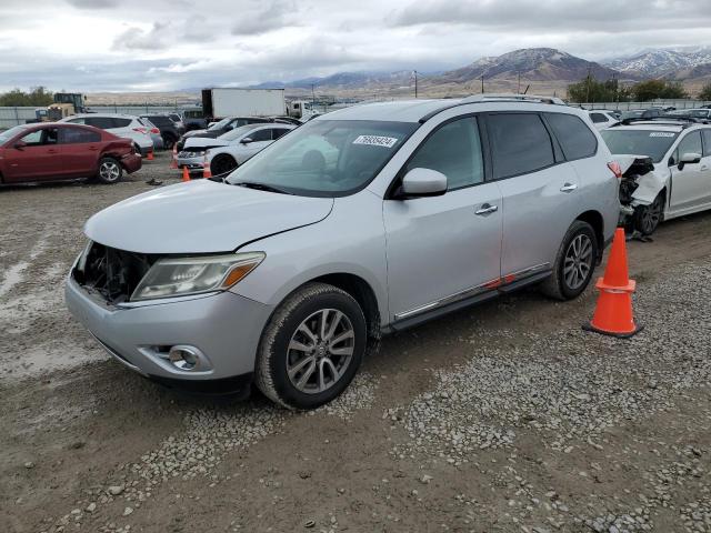  Salvage Nissan Pathfinder