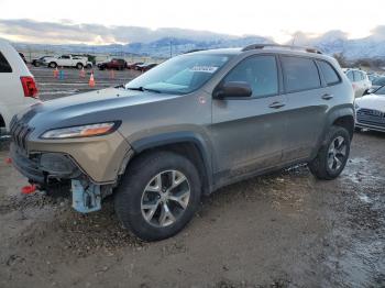  Salvage Jeep Cherokee