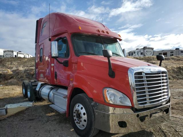  Salvage Freightliner Cascadia 1