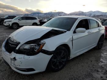  Salvage Chrysler 200