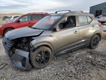  Salvage Nissan Kicks