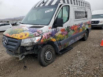  Salvage Mercedes-Benz Sprinter