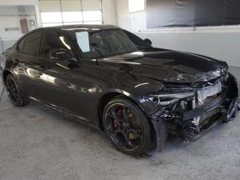  Salvage Alfa Romeo Giulia Sup