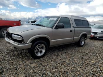  Salvage Chevrolet S-10