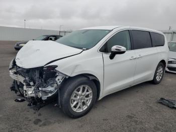  Salvage Chrysler Minivan