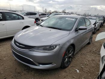  Salvage Chrysler 200