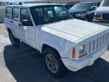  Salvage Jeep Cherokee