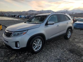  Salvage Kia Sorento