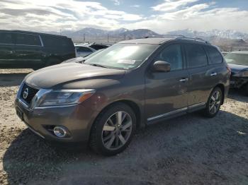  Salvage Nissan Pathfinder