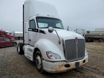  Salvage Kenworth Constructi