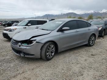  Salvage Chrysler 200