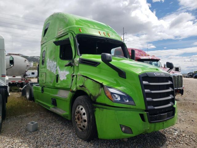  Salvage Freightliner Cascadia 1