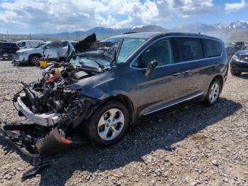  Salvage Chrysler Pacifica