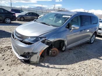  Salvage Chrysler Pacifica