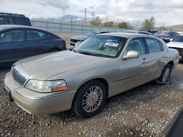  Salvage Lincoln Towncar