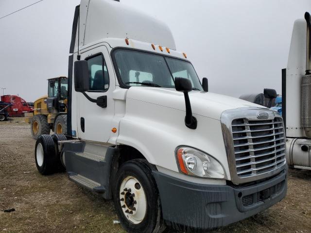  Salvage Freightliner Cascadia 1