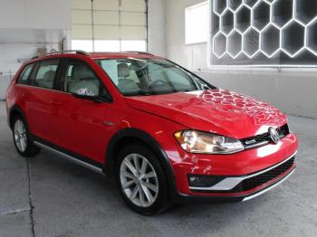  Salvage Volkswagen Golf