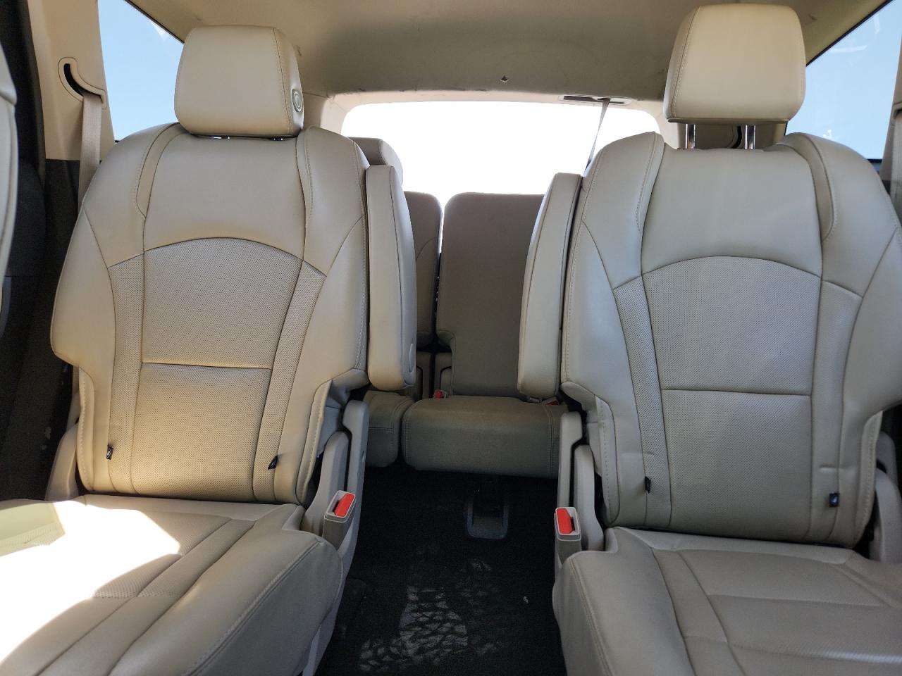 Buick Enclave Essence Image 12