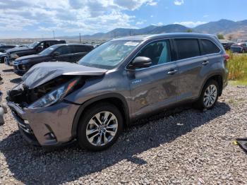  Salvage Toyota Highlander