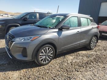  Salvage Nissan Kicks
