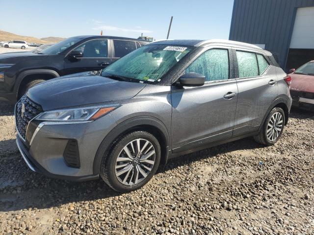  Salvage Nissan Kicks