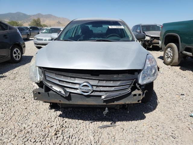 Nissan Altima Base Image 4