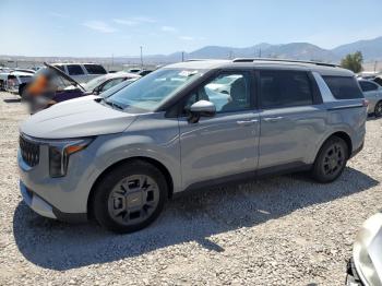  Salvage Kia Carnival