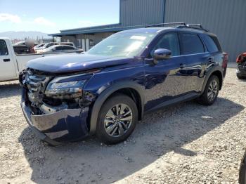  Salvage Nissan Pathfinder