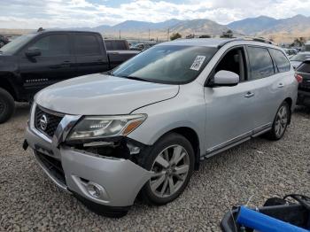  Salvage Nissan Pathfinder
