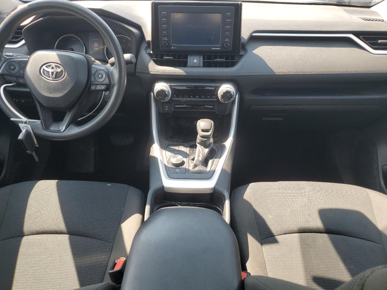 Toyota RAV4 Le Image 5