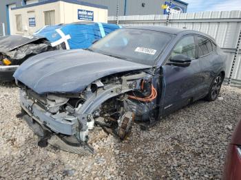  Salvage Ford Mustang