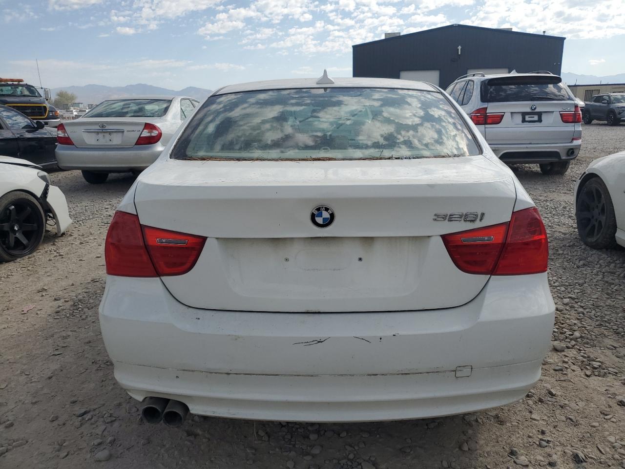 BMW 3 Series I Image 6