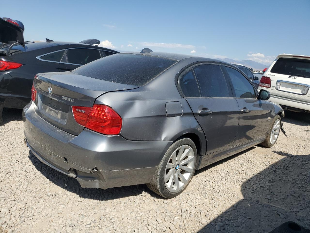 BMW 3 Series Xi Image 12