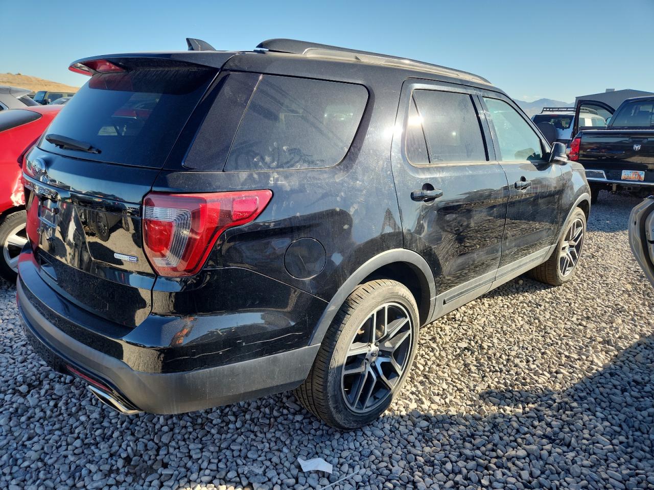 Ford Explorer Sport Image 3