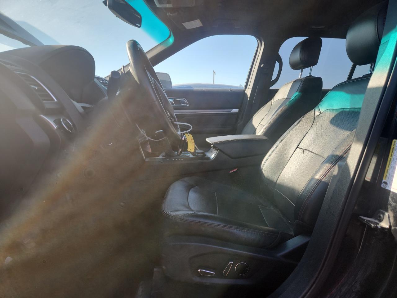 Ford Explorer Sport Image 7