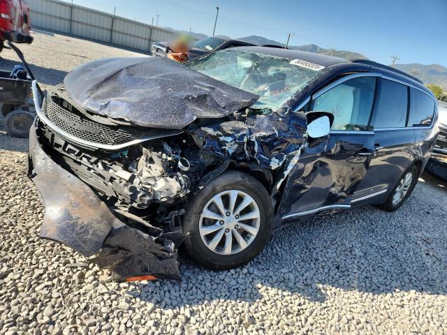  Salvage Chrysler Pacifica