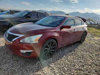  Salvage Nissan Altima