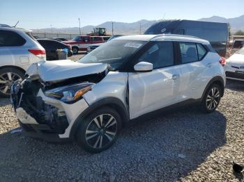  Salvage Nissan Kicks