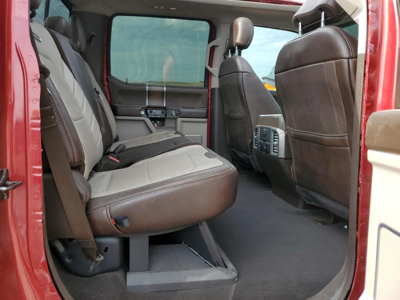 Ford F-350 Super Duty Image 4